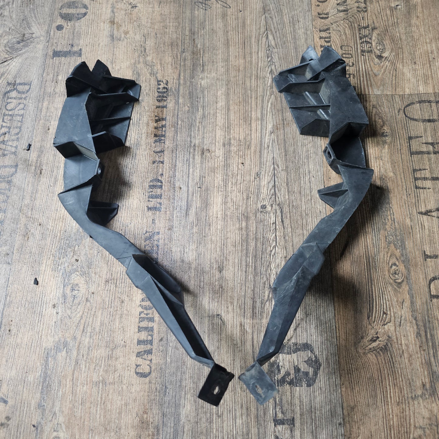 Gebrauchte Stoßstangenhalterung hinten für VW Golf IV – Teilenummer 1J6 807 394A & 1J6 807 393