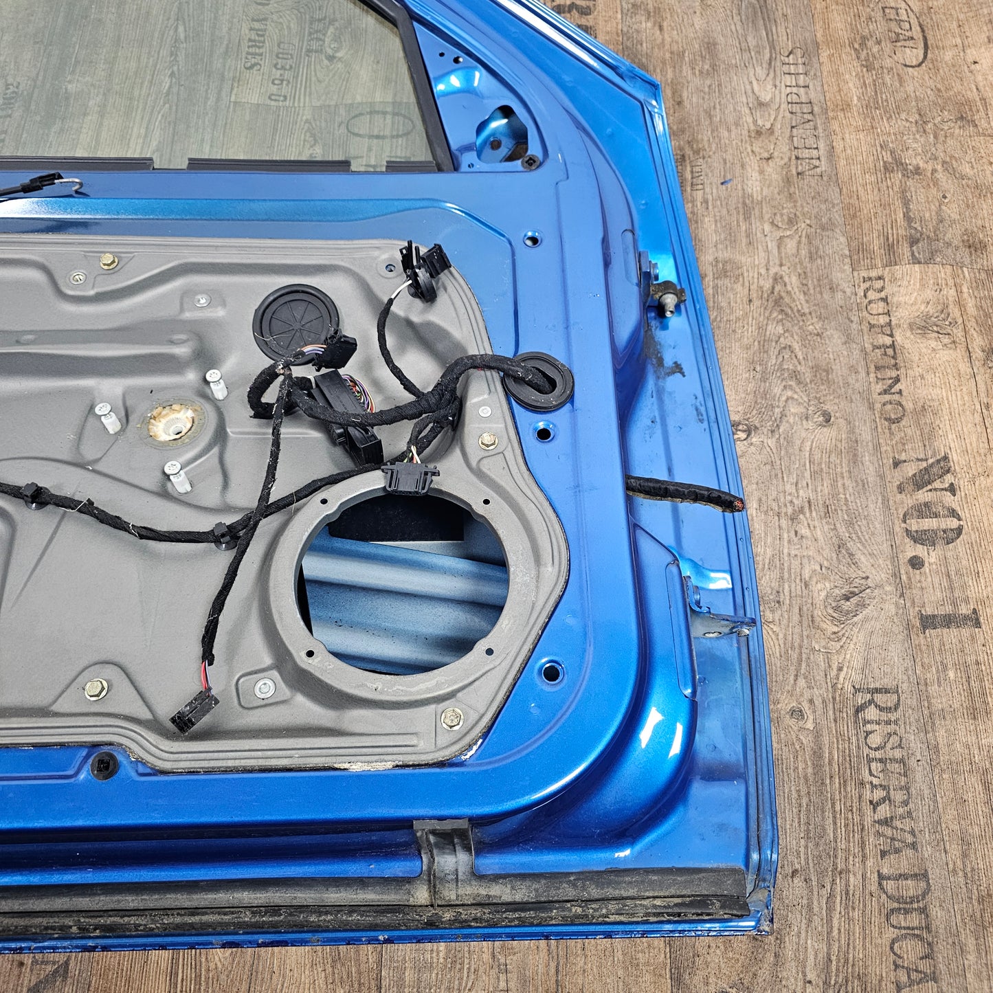 Tür vorne links VW Bora 1J2 Blau