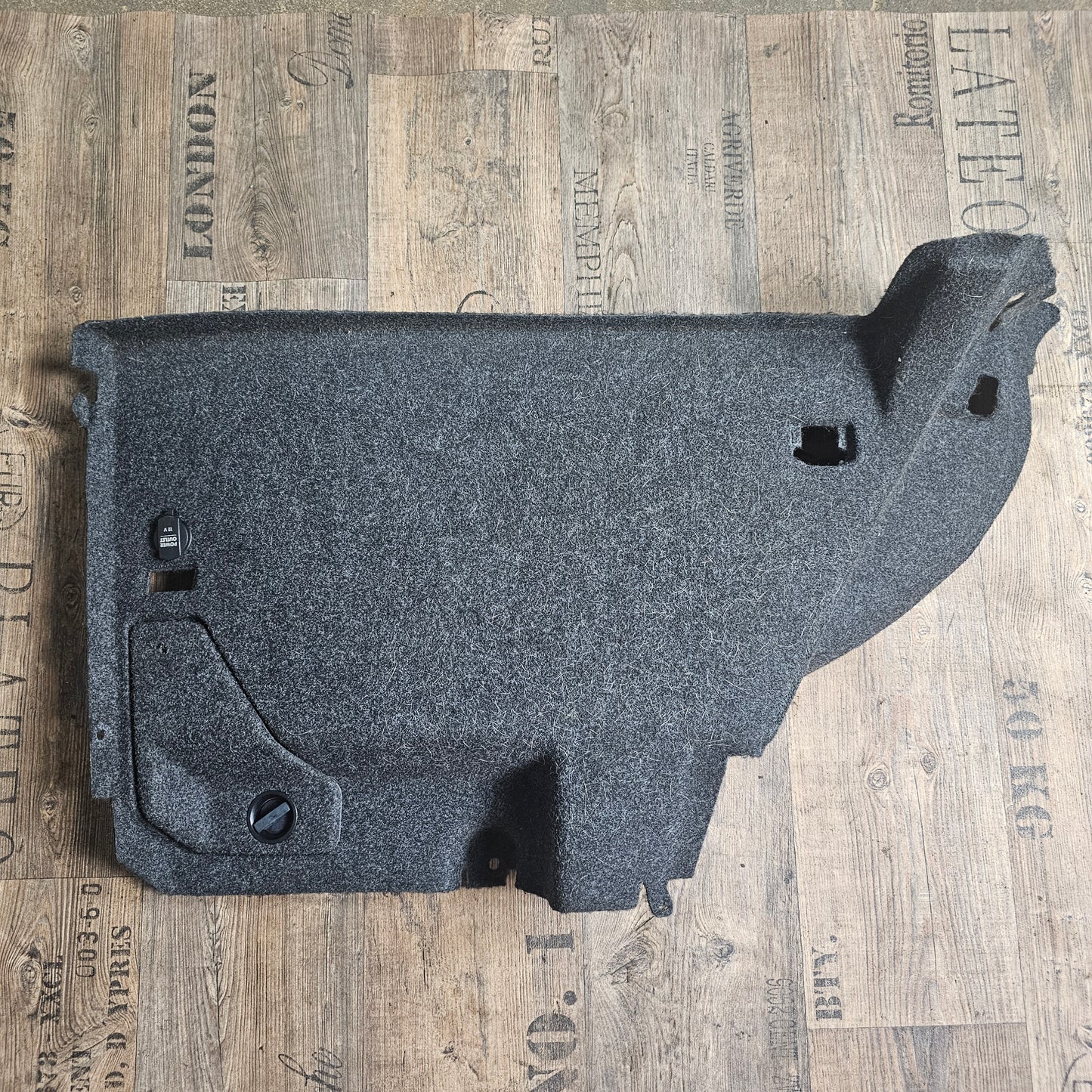 Seitenverkleidung Kofferraum Rechts VW Golf IV 1J6 867 428 K + Schließriegel 1J0 867 468 – Gebraucht