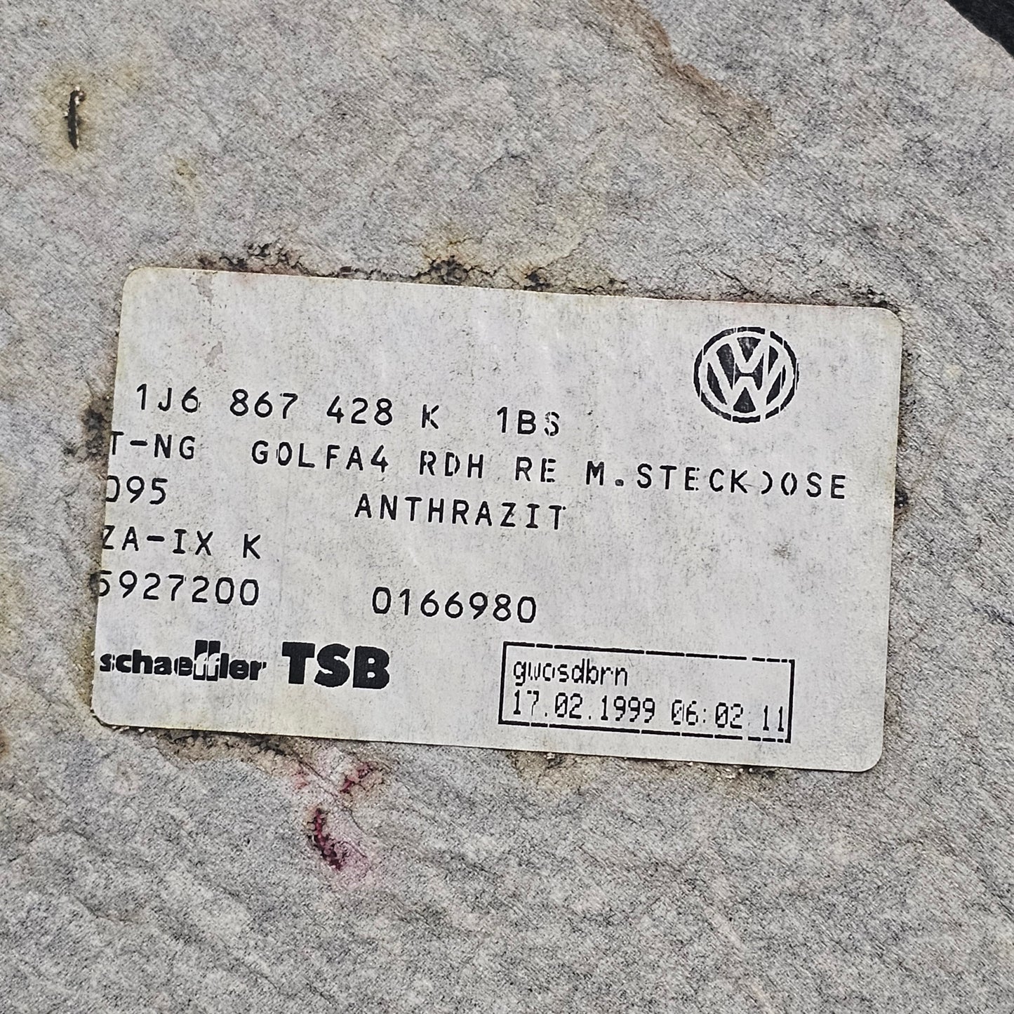 Seitenverkleidung Kofferraum Rechts VW Golf IV 1J6 867 428 K + Schließriegel 1J0 867 468 – Gebraucht