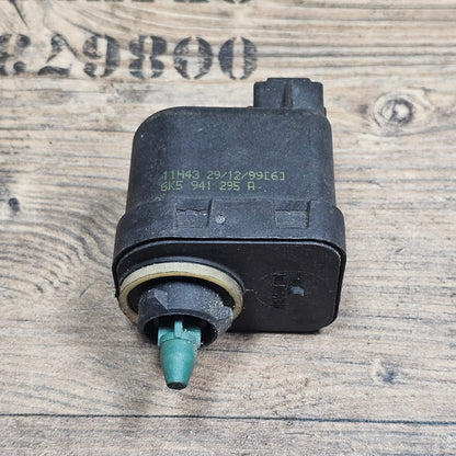 Stellelement Leuchtweiteregulierung – 6K5941295A – Seat / Audi – gebraucht