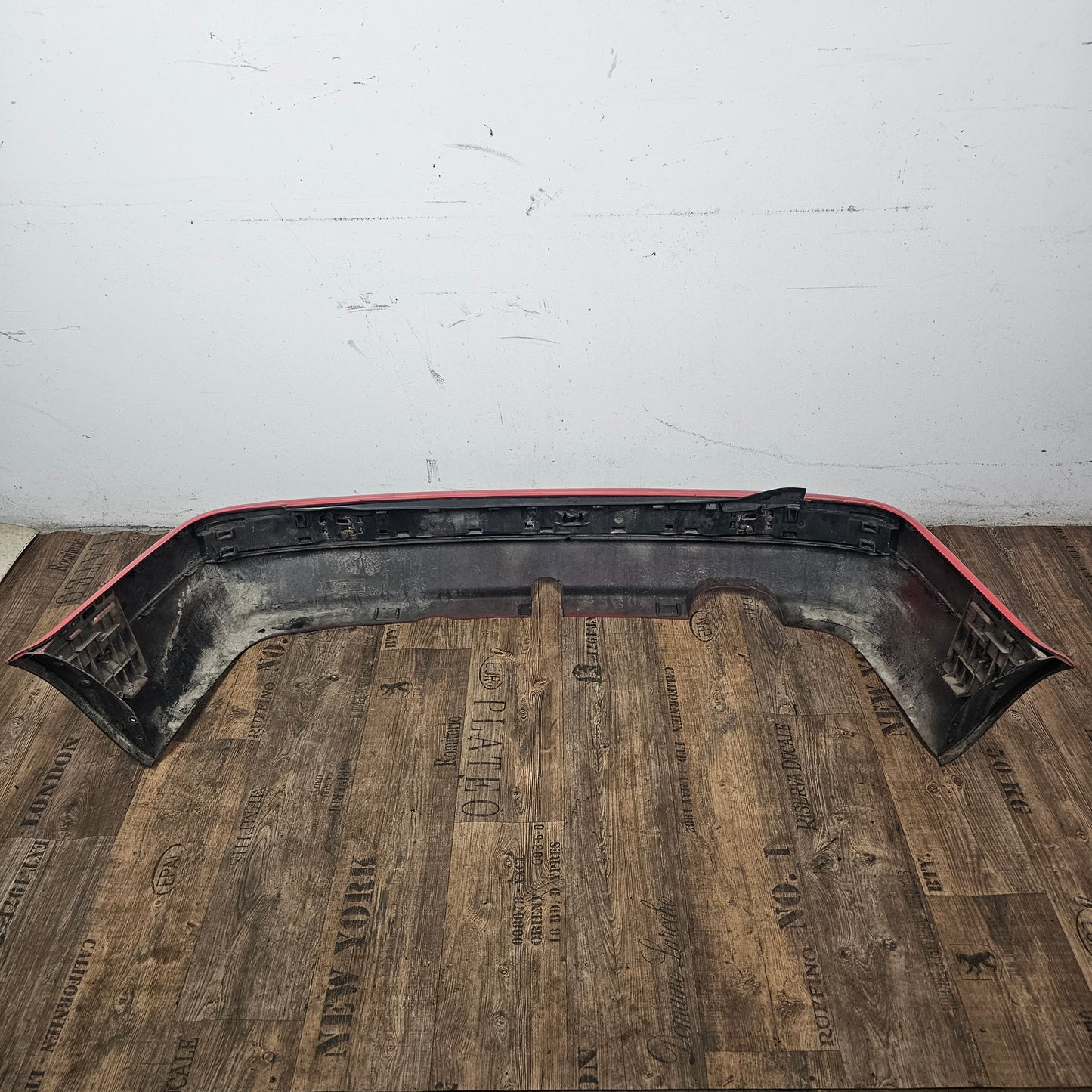 Audi 80 B4 Original Heckstoßstange Stoßfänger hinten 8A0 807 311 A rot gebraucht
