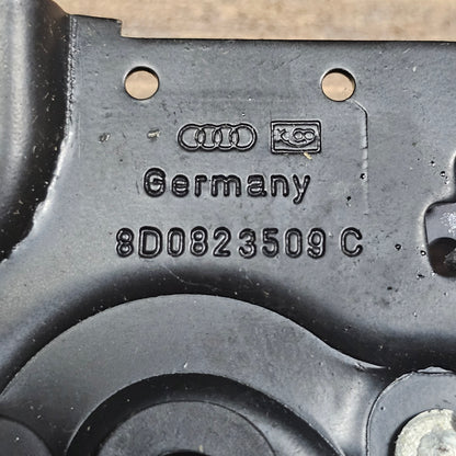 Motorhaubenschloss – 8D0823509C – Audi A4 B5 – Neuwertig