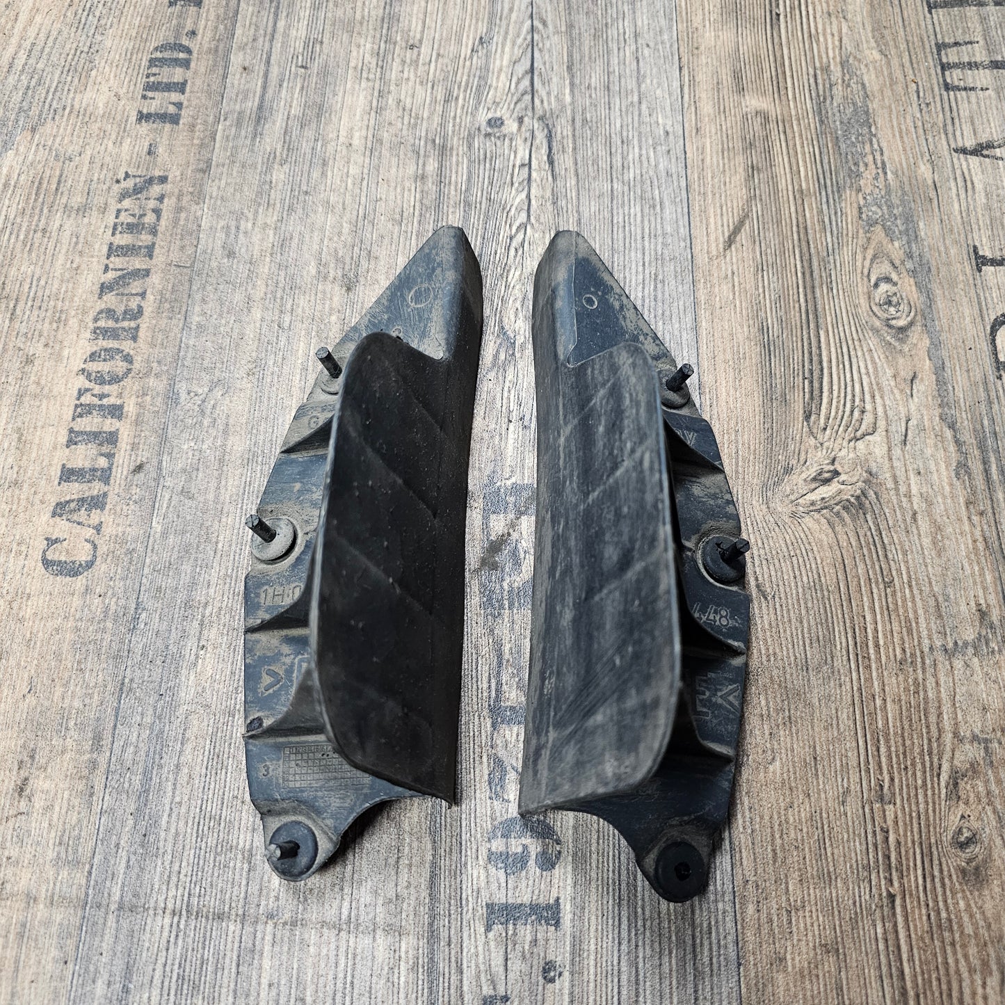 Luftführung Bremse links + rechts – 1H0615447 / 1H0615448 – VW Golf 3 / Vento – gebraucht