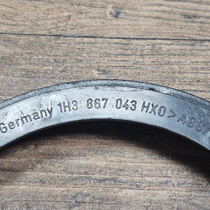 Gebrauchtes Boxengitter für VW Golf 3 / Vento / Cabrio – Links Hinten mit Rahmen – Teilenummer 1H3867149 + 1H3867043