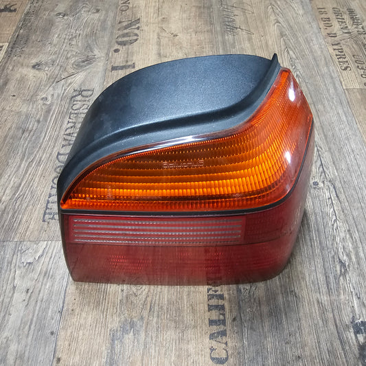 Rücklicht rechts inkl. Lampenträger – 1H6945112E / 1H6945257 – VW Golf 3 – gebraucht