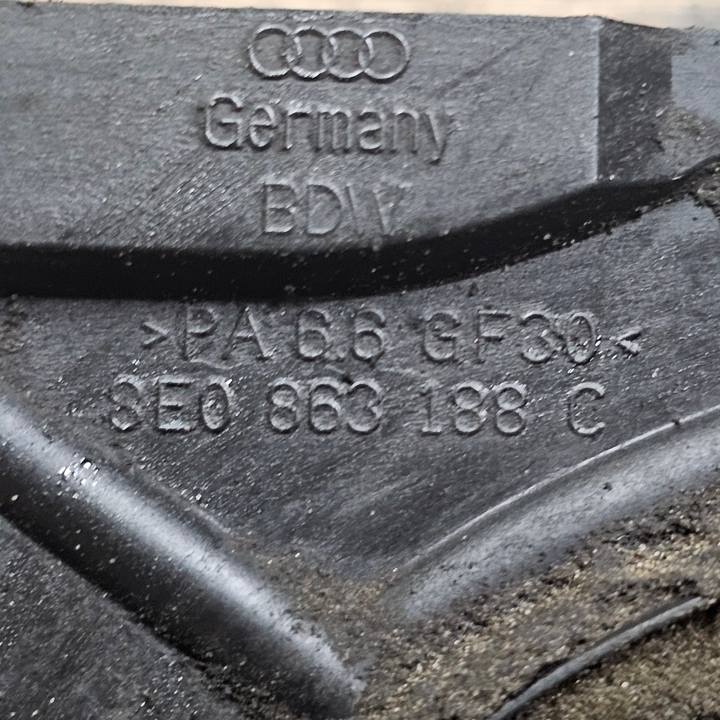 Abdeckung Gelenkwelle Antriebswelle rechts Audi A4 B6 B7 8E 8E0863188C