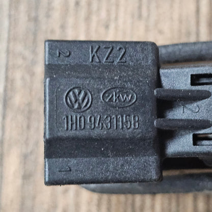 Fassung Kennzeichenleuchte VW Golf 3 – 1H0943115B – gebraucht