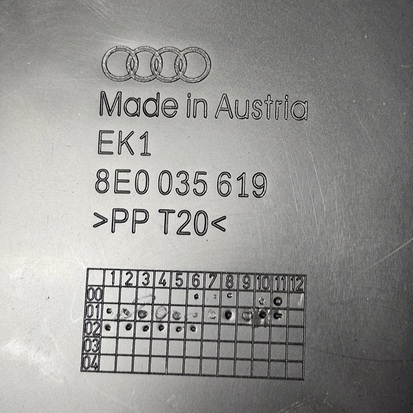 Audi A4 B6 B7 8E Gehäuse Interfacebox Steuergerät 8E0035613A + 8E0035619 gebraucht