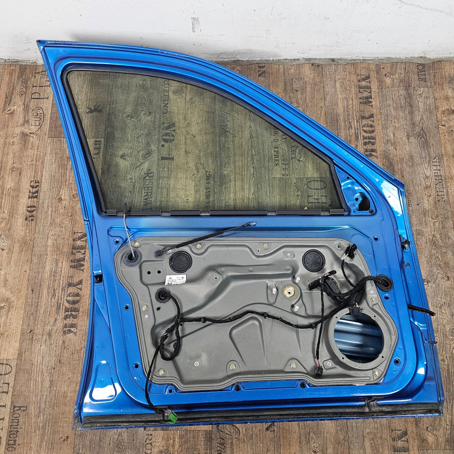Tür vorne links VW Bora 1J2 Blau
