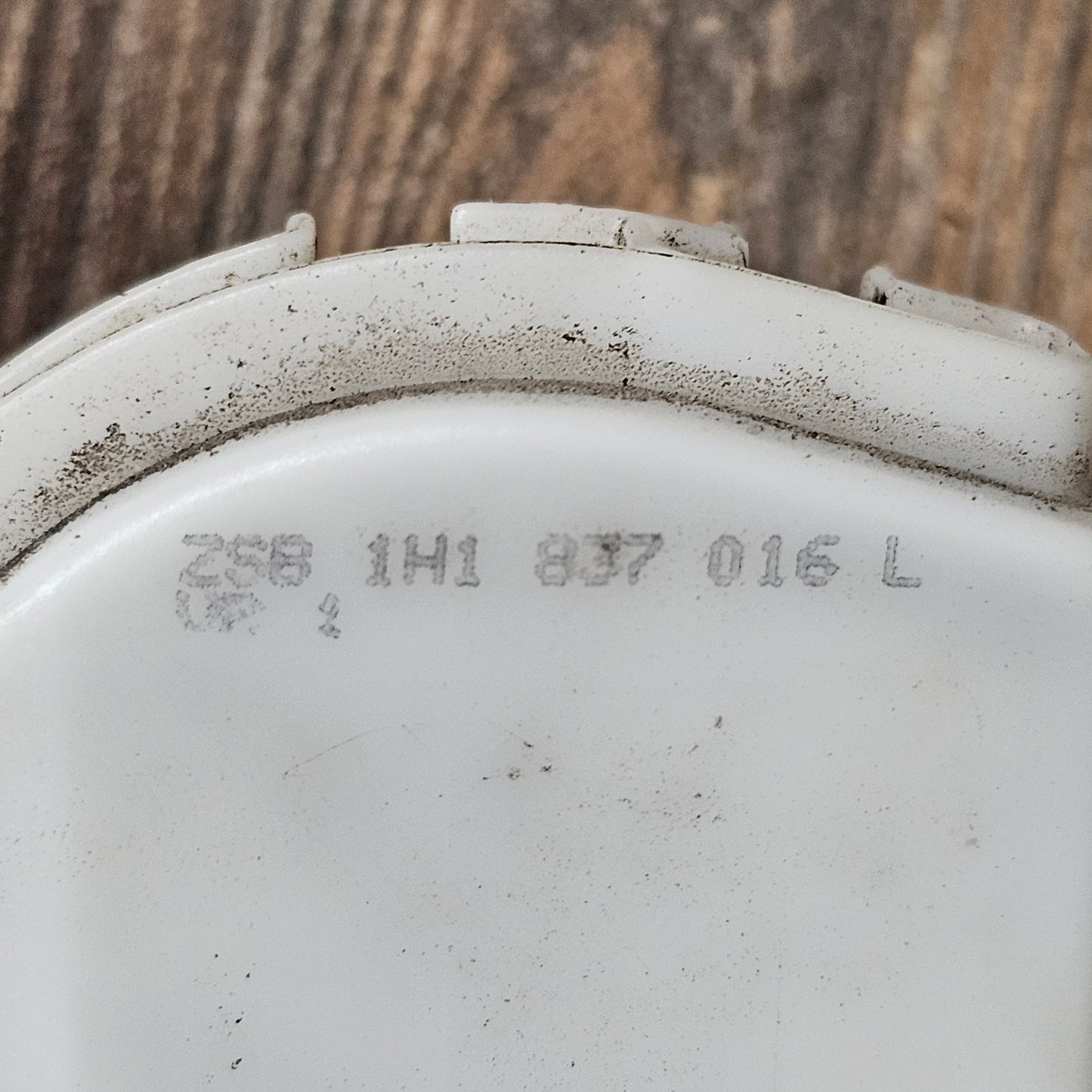 Türschloss rechts VW Golf 3 – 1H1 837 016 L + Befestigungsplatte VW/Audi – 1H0 809 237 – gebraucht