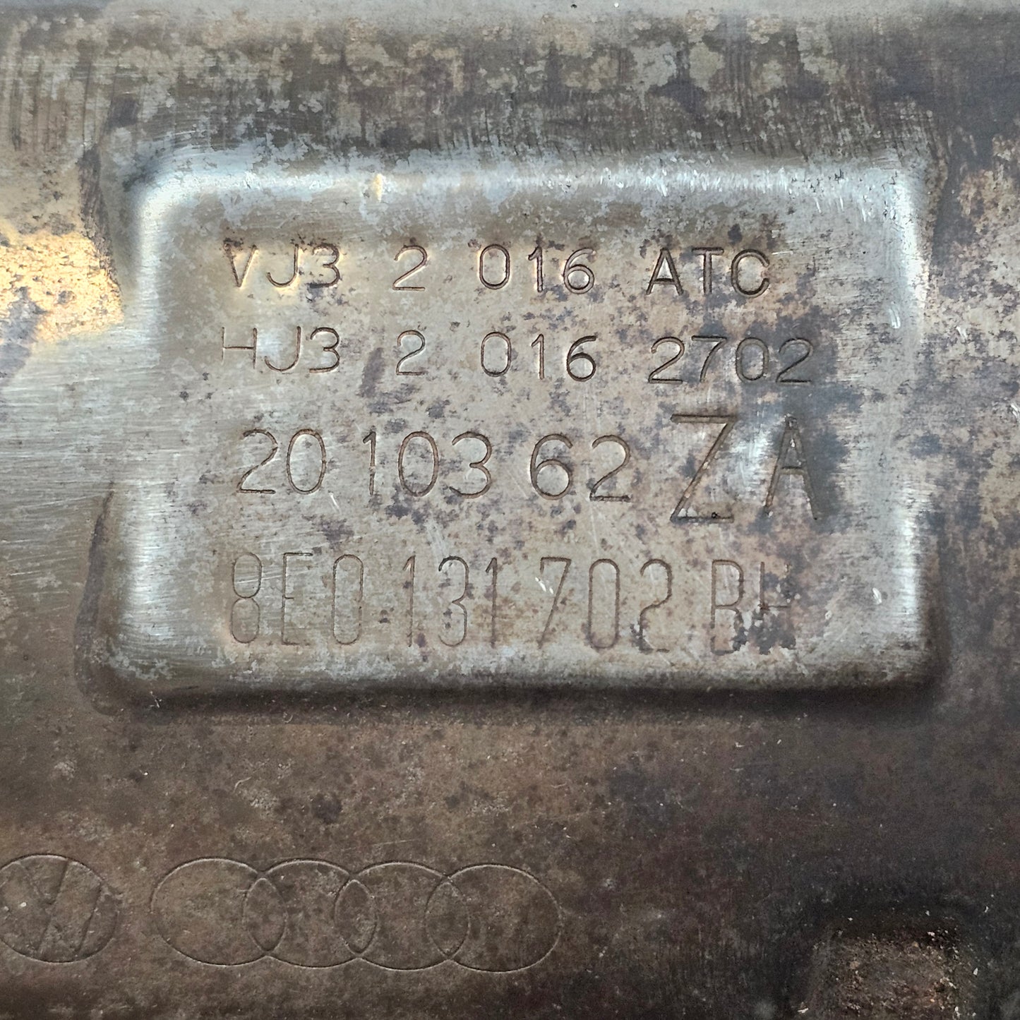 Katalysator Audi A4 B6 8E/ VW Passat 2.0 3C 8E0 131 702 BH - gebraucht