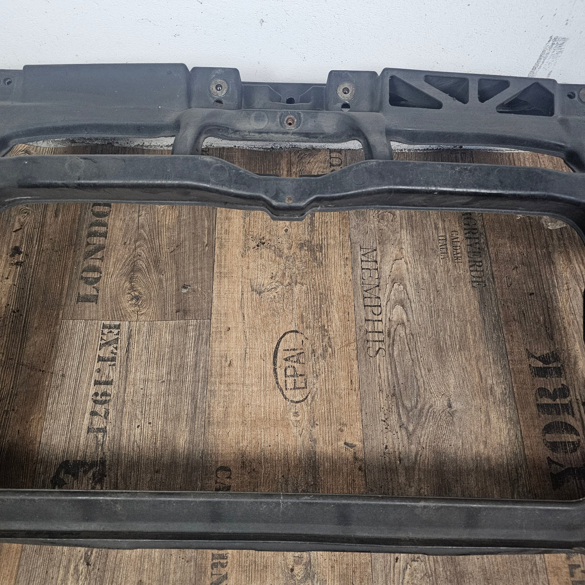 VW Golf 4 IV Original Schlossträger Frontmaske 1J0 805 594 gebraucht
