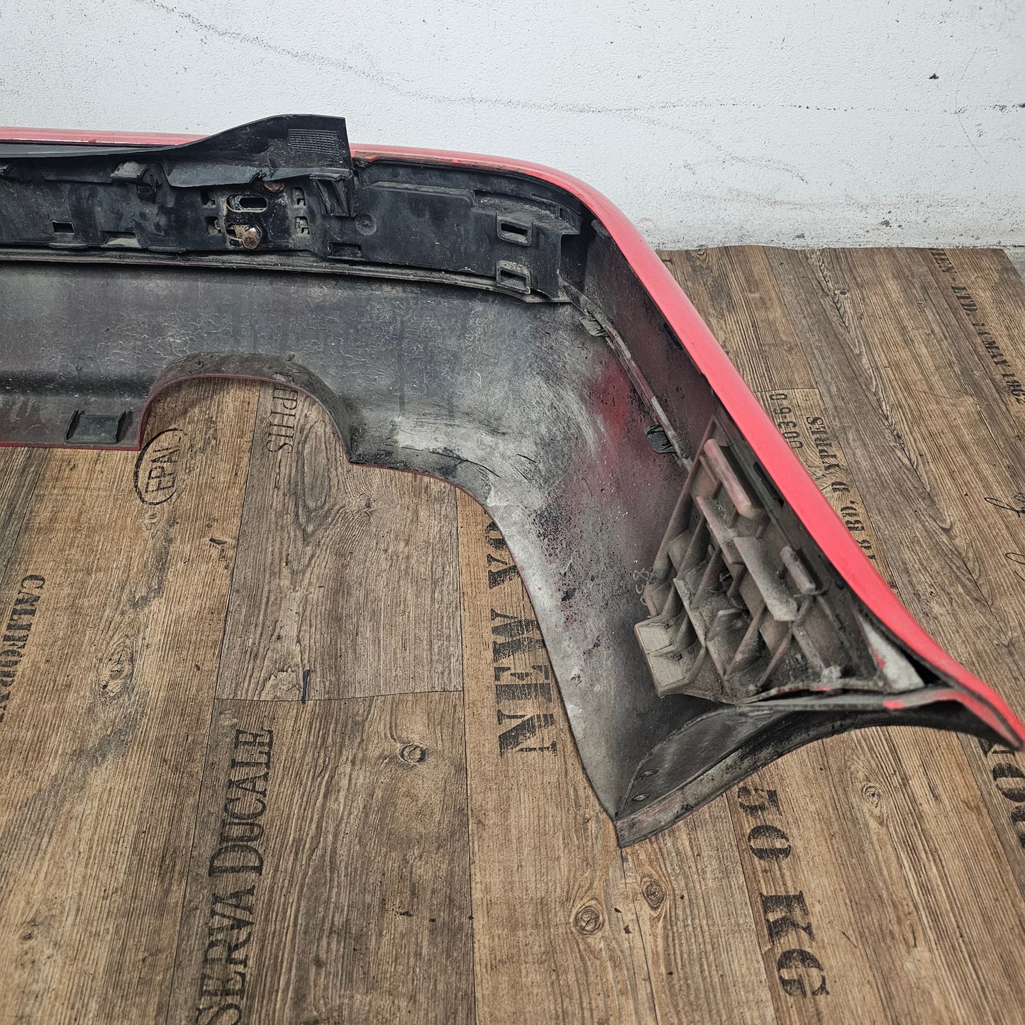 Audi 80 B4 Original Heckstoßstange Stoßfänger hinten 8A0 807 311 A rot gebraucht