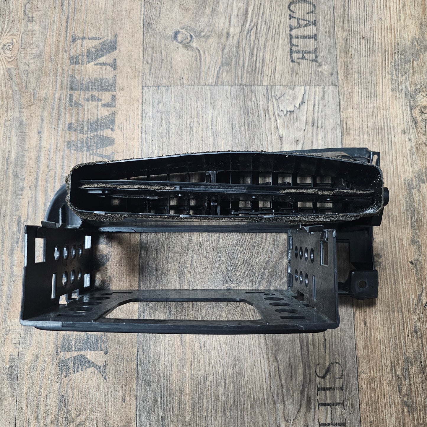 Rahmen Lüftungsgitter Mitte VW Golf 3 / Vento / Cabrio – 1H6819736 – gebraucht