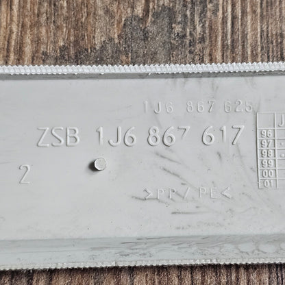 Hintere Dachabdeckung VW Golf IV – Teilenummer 1J6 867 617 – Gebraucht