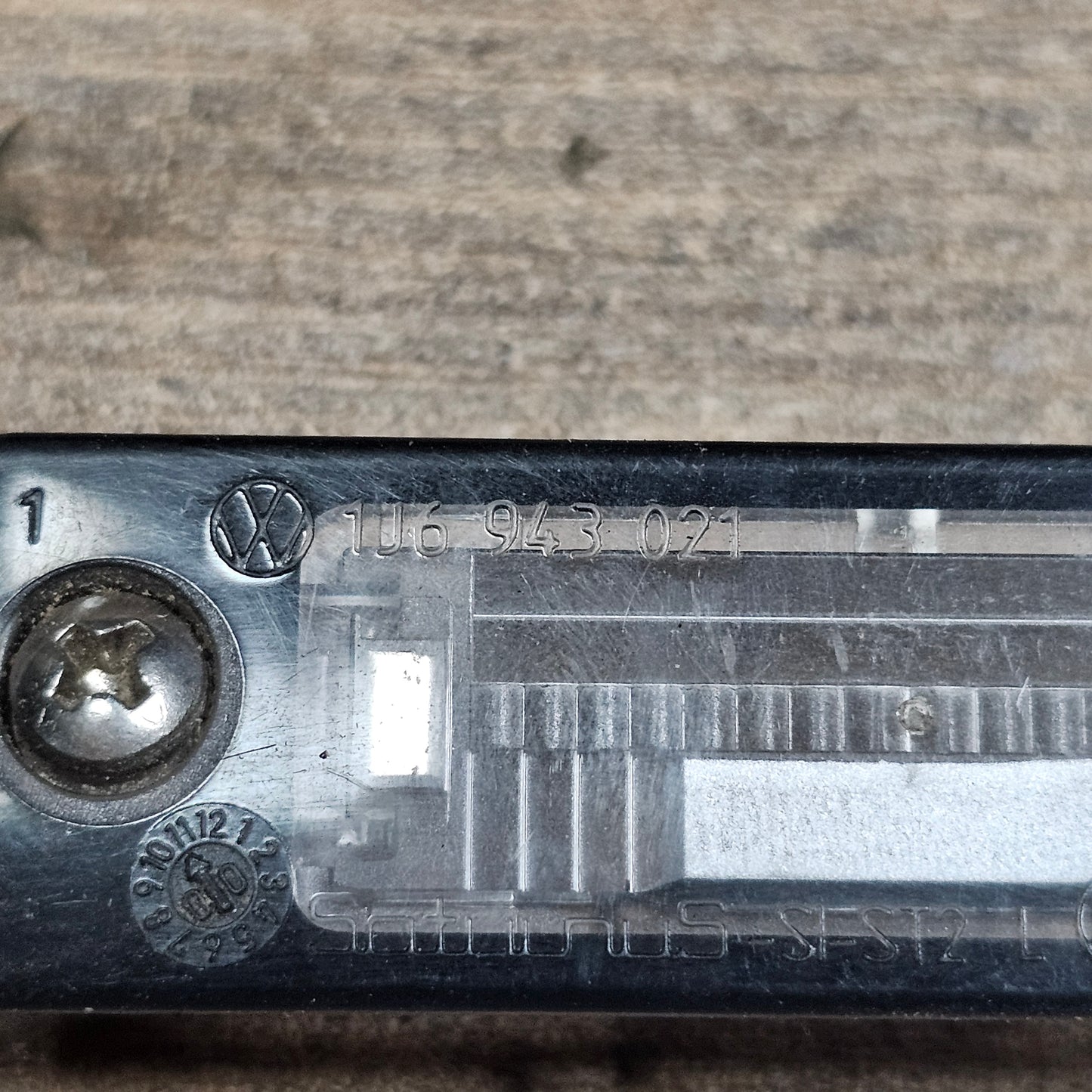 Glas Kennzeichenleuchte – 1J6943021 – VW Golf 4 – gebraucht
