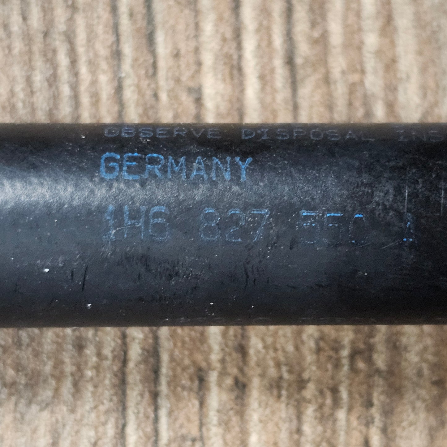 2x Heckklappendämpfer / Kofferraumdämpfer VW Golf 3 – 1H6827550A – gebraucht
