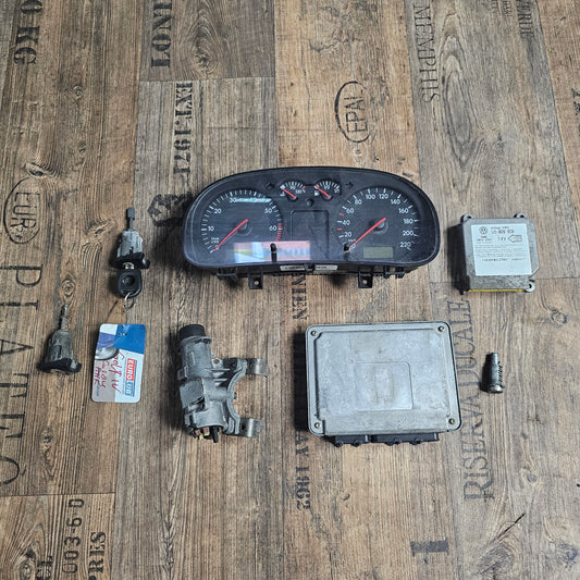 Tacho Kombiinstrument VW Golf IV 1J0919861 + Zündschloss mit 1 Schlüssel 4B0905851C + Motorsteuergerät 036 906 014 AB + Airbag Steuergerät 1J0 909 609 – Gebraucht