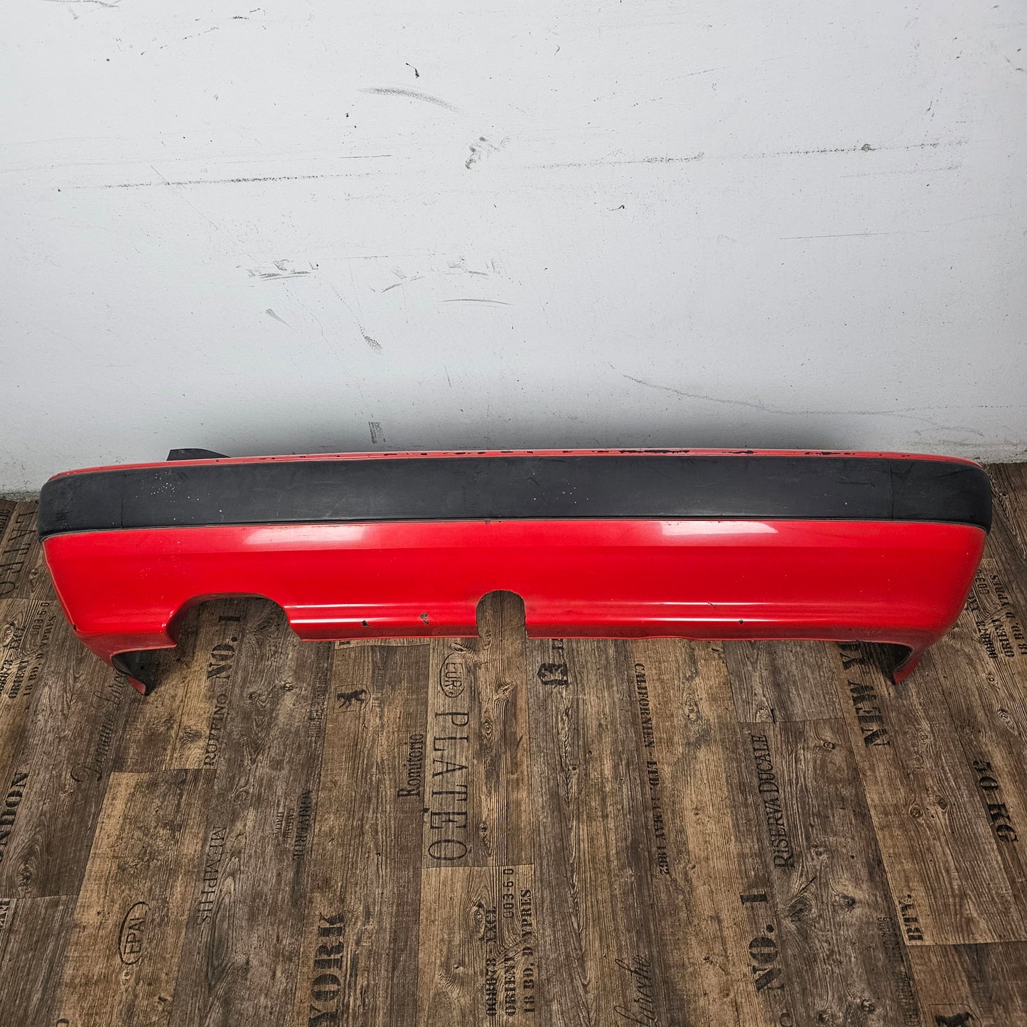 Audi 80 B4 Original Heckstoßstange Stoßfänger hinten 8A0 807 311 A rot gebraucht
