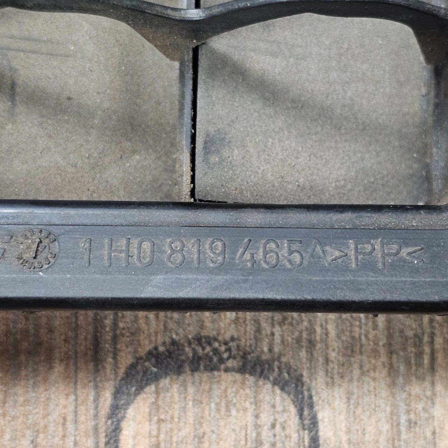 Entlüftungsgitter Karosserie – 1H0819465A – VW Golf 3 / Audi A3 8L – gebraucht