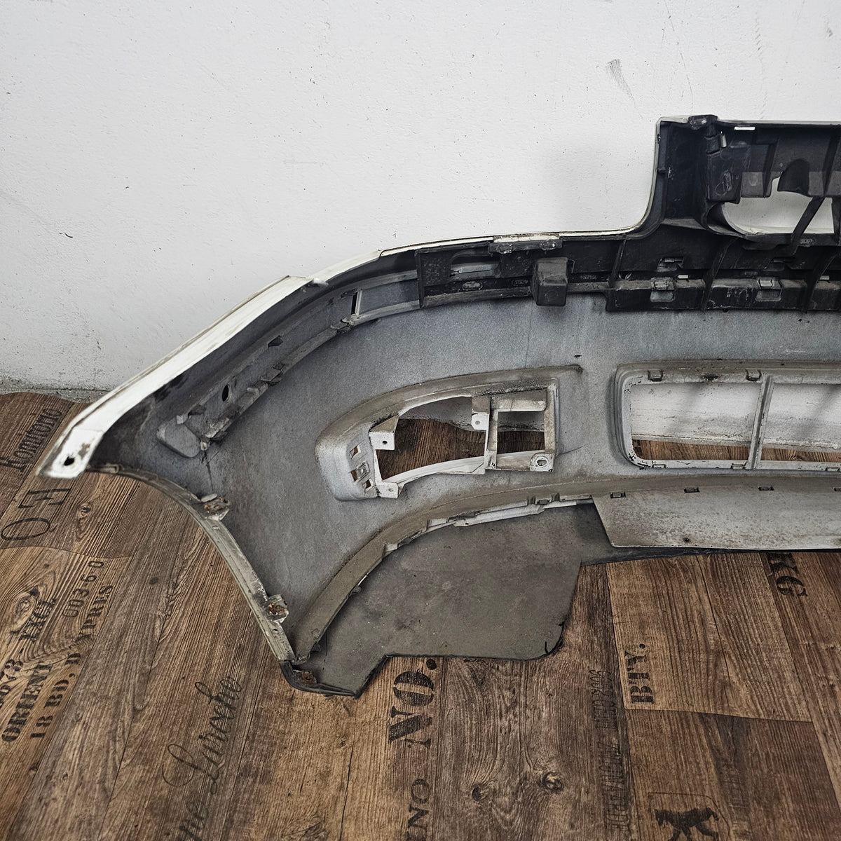 VW Polo 6N2 Original Stoßstange vorne Stoßfänger 6N2 807 221 H weiß gebraucht