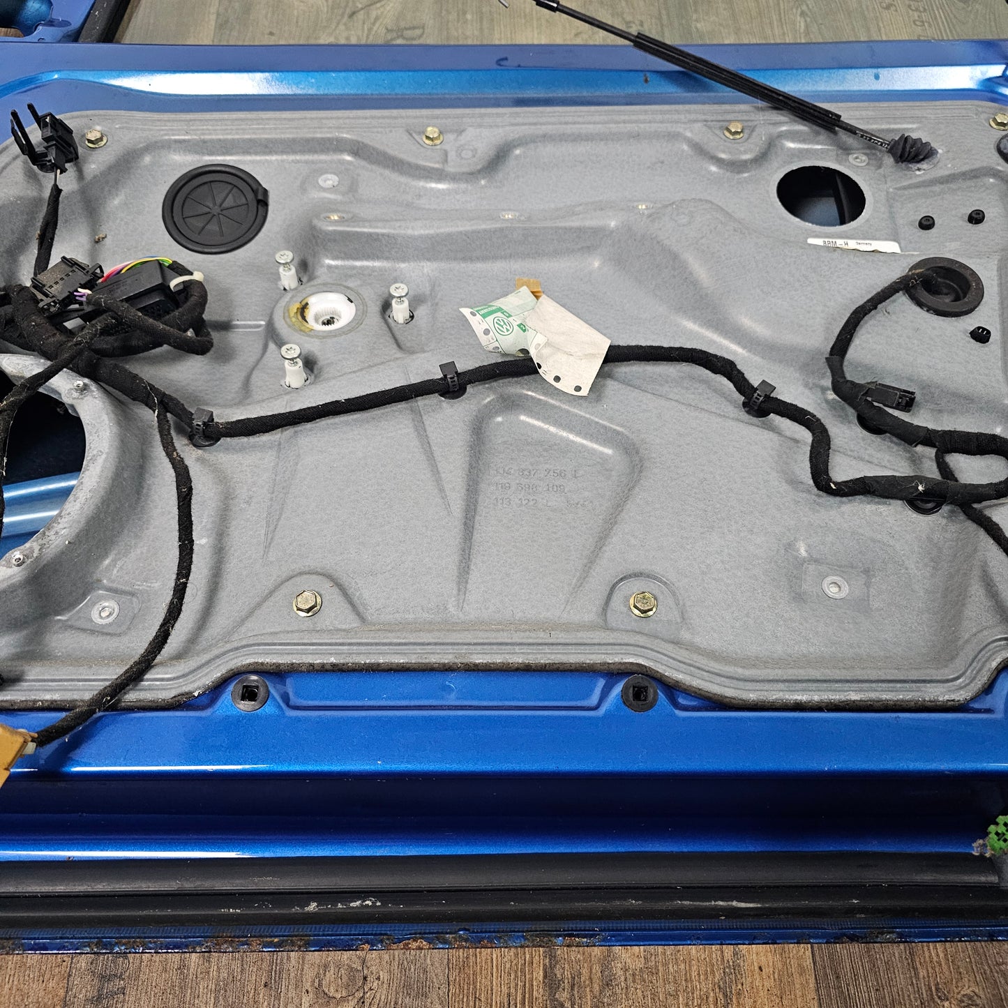 Tür vorne rechts VW Bora 1J2 Blau