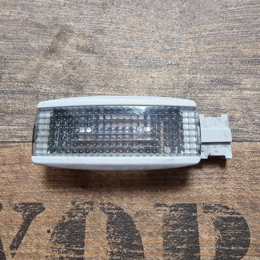 Original VW Innenraum Leseleuchte 3B0947113 – Golf 4, Bora, Passat 3B, Phaeton