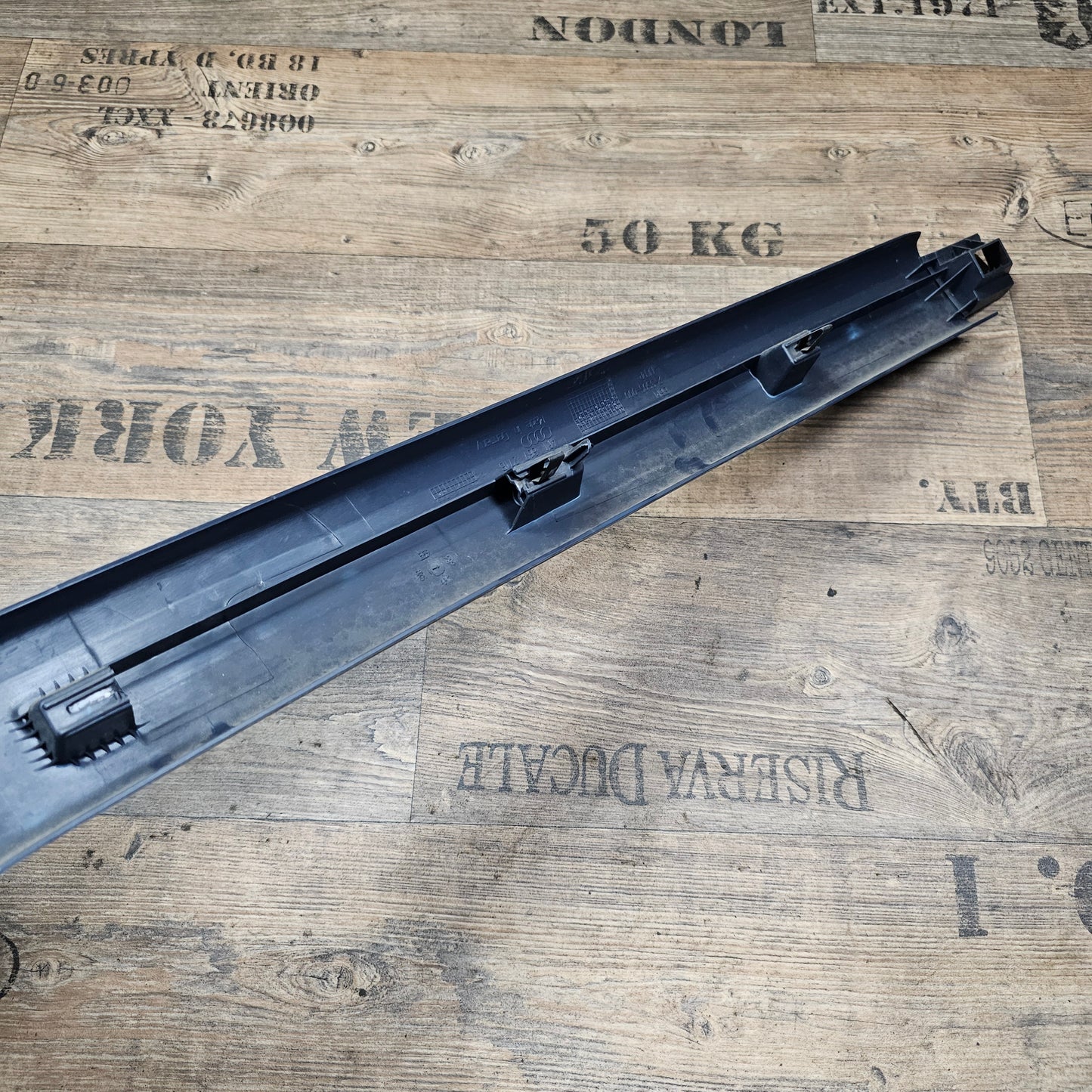 Verkleidung A-Säule vorne links unten Audi A6 4F 4F1 867 271 B Indigo Blau - gebraucht