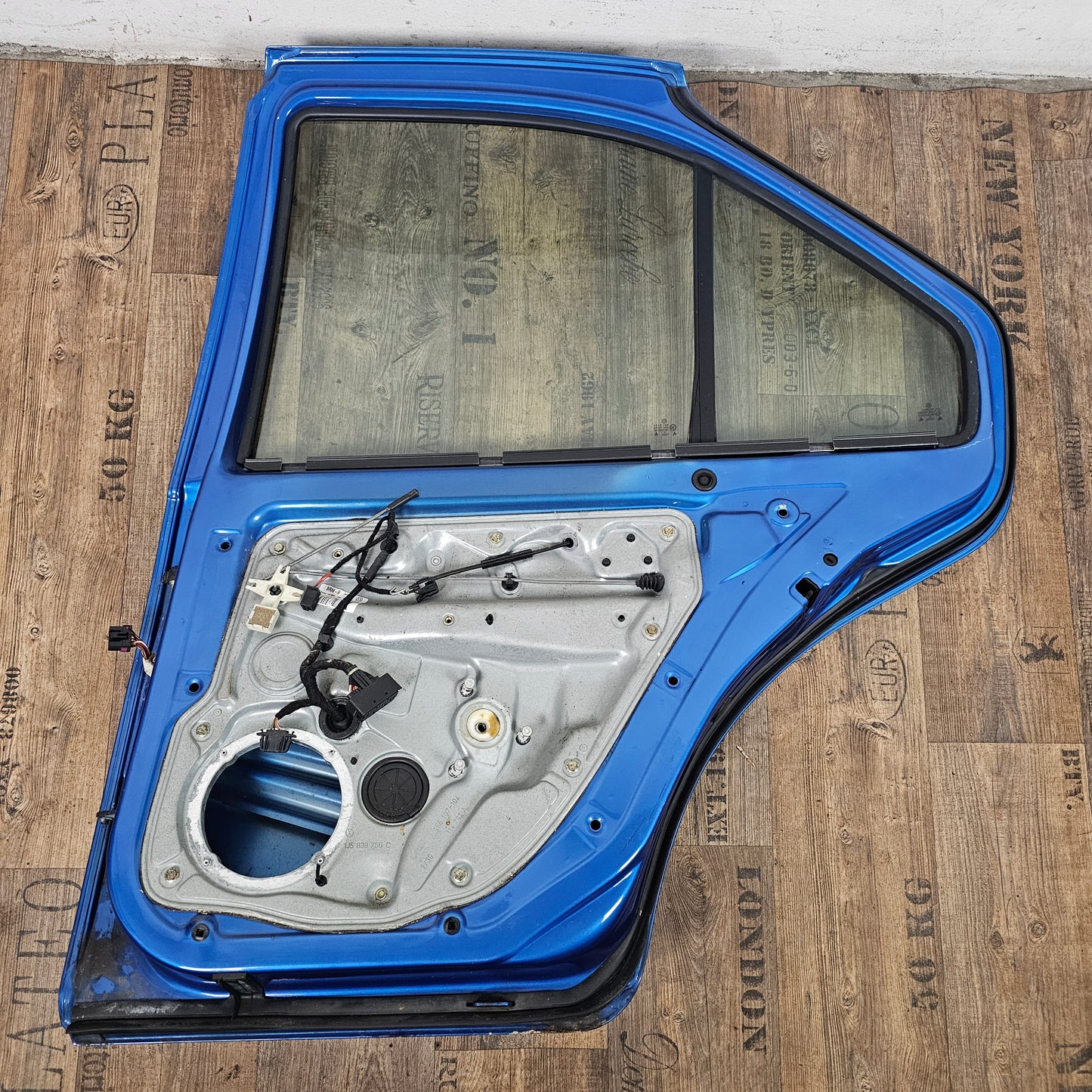 Tür hinten rechts VW Bora 1J2  Blau