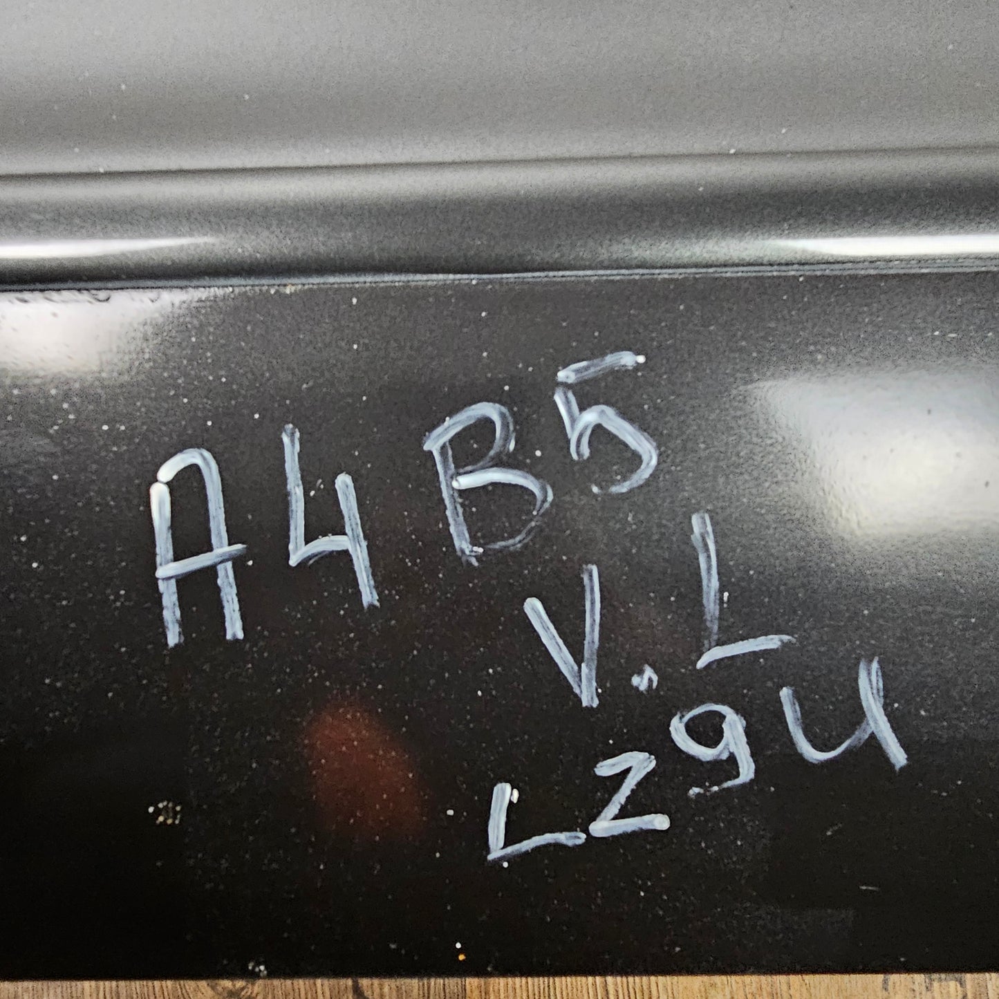 Tür vorne links Audi A4 B5 8E LZ9U Vulkanschwarz Perleffekt