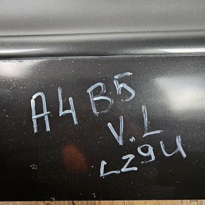 Tür vorne links Audi A4 B5 8E LZ9U Vulkanschwarz Perleffekt