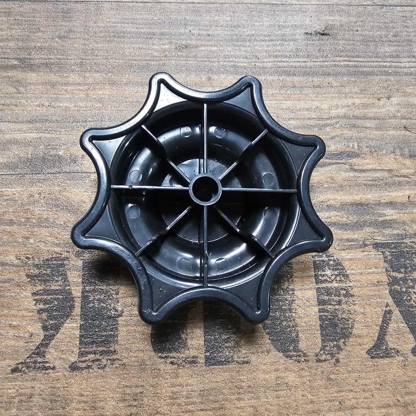Reserveradschraube VW Golf / Jetta / 2 / 3 / Corrado / Vento / Passat 35i / Polo 6N – 861803899B – gebraucht