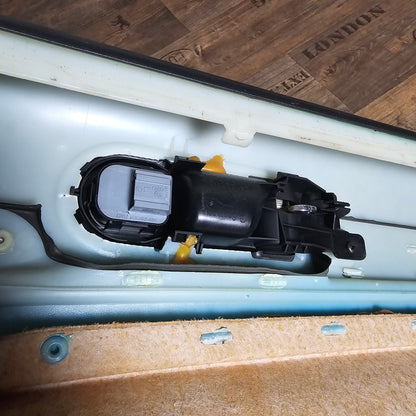 Türverkleidung vorne rechts EWL VW Golf 4 – Teilenummer 1J3 867 012 CH – Gebraucht
