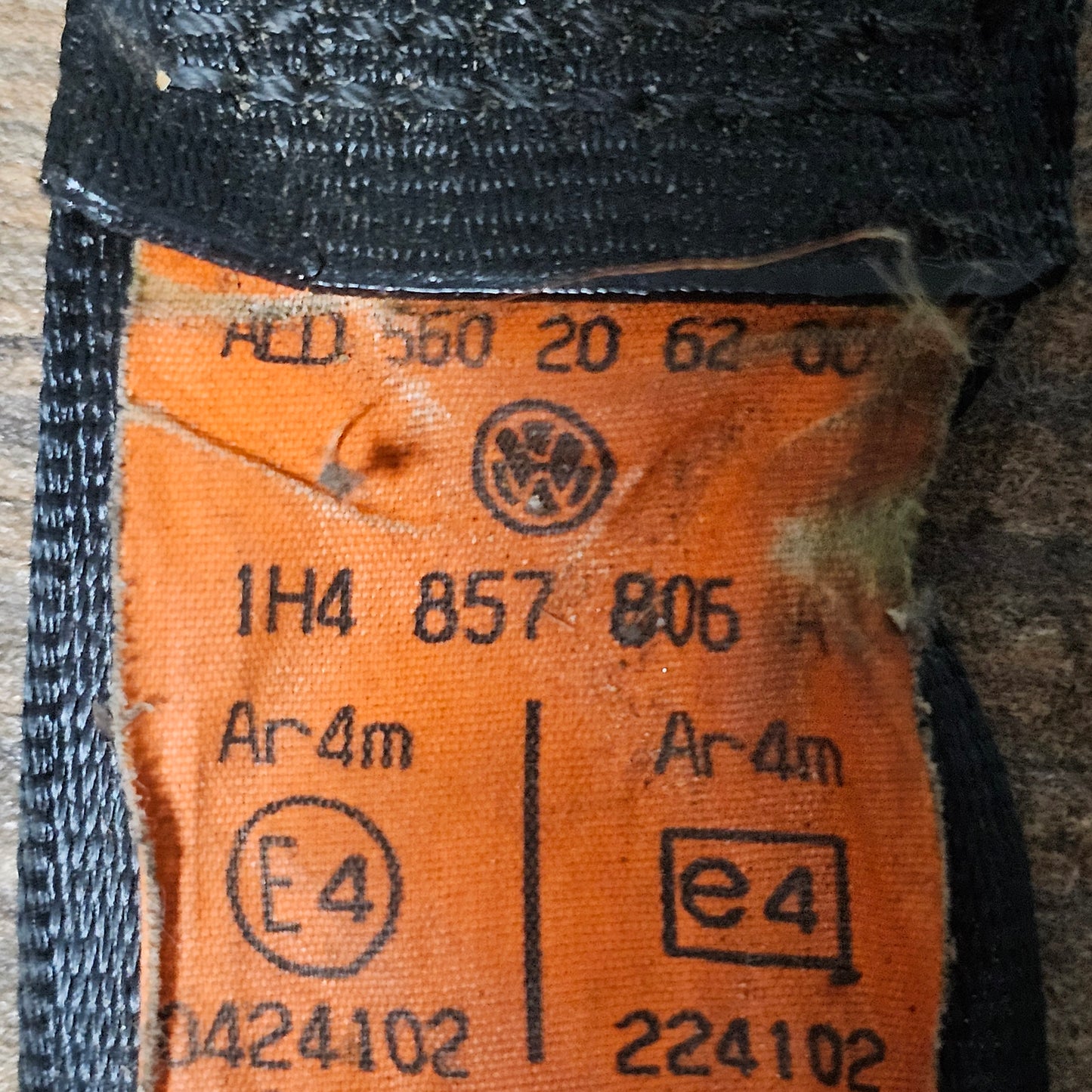 Sicherheitsgurt hinten rechts + Versteller VW Golf 3 / Vento / Cabrio – 1H4857806A + 1H0857819 – gebraucht