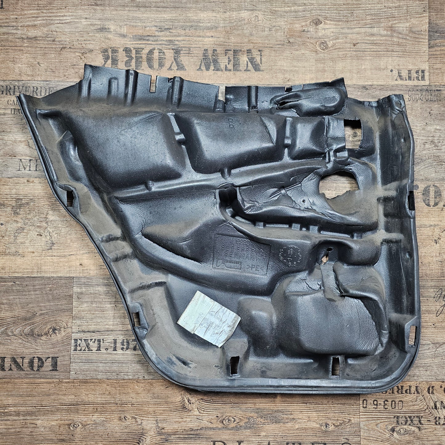 Türdämmung hinten rechts Audi A4 B5 8E 8E0 863 982 - gebraucht