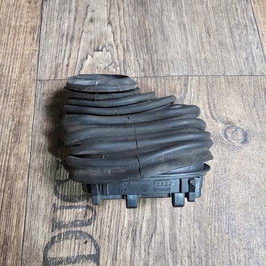 VW Golf IV / Bora / Audi A3 / A4 / A6 – Original Faltenbalg mit Halter 800 937 545 E