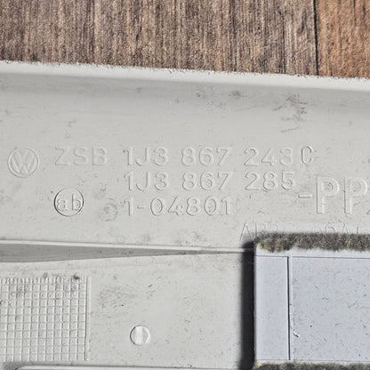 B-Säulenverkleidung links Grau VW Golf IV / Jetta GLI MK4 00–05 – Teilenummern 1J0 868 311 A / 1J3 867 243 C / 1J3 867 285 – Gebraucht