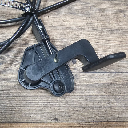 Seilzug Motorhaube mit Griff Audi A4 B6/B7 (8E) & Seat Exeo 8E1 823 533 B - gebraucht