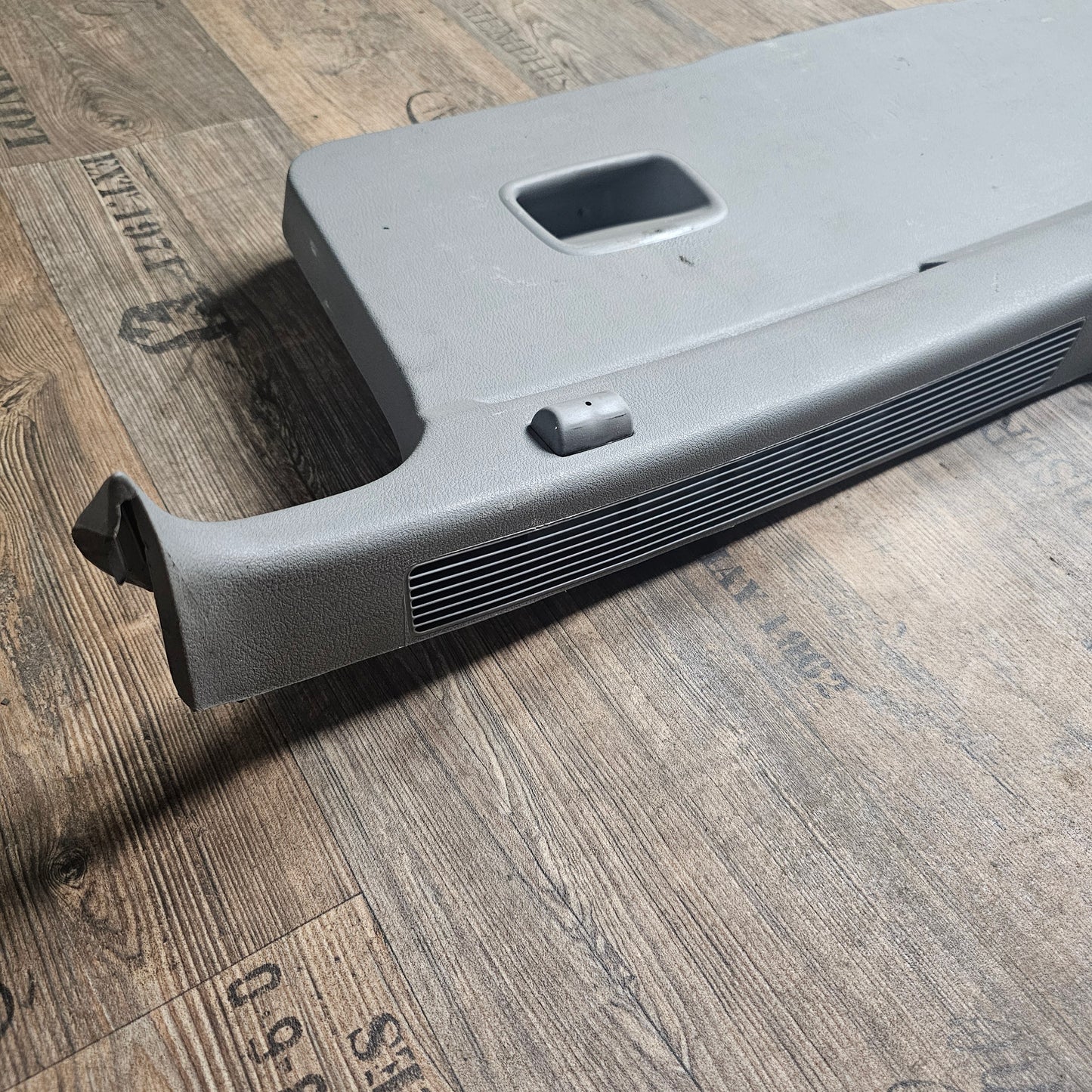 Heckklappenverkleidung Grau VW Golf IV – Teilenummer 1J6 867 601 E – Gebraucht