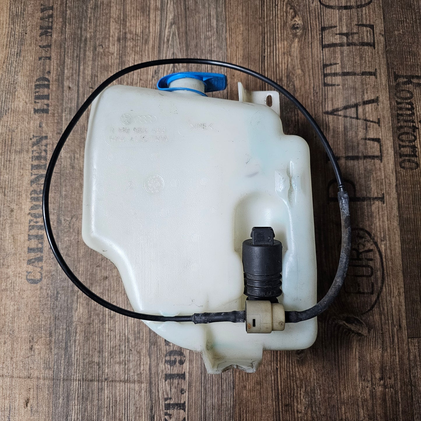 Wischwasserbehälter mit Pumpe VW Golf 3 – 1H0955453 – gebraucht