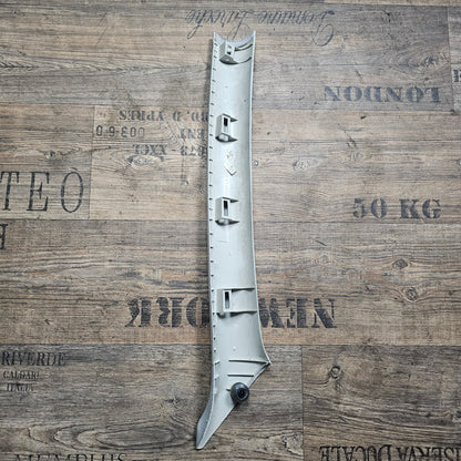 A-Säulenverkleidung links Grau VW Golf IV / Bora – Teilenummer 1J0 867 233 E – Gebraucht
