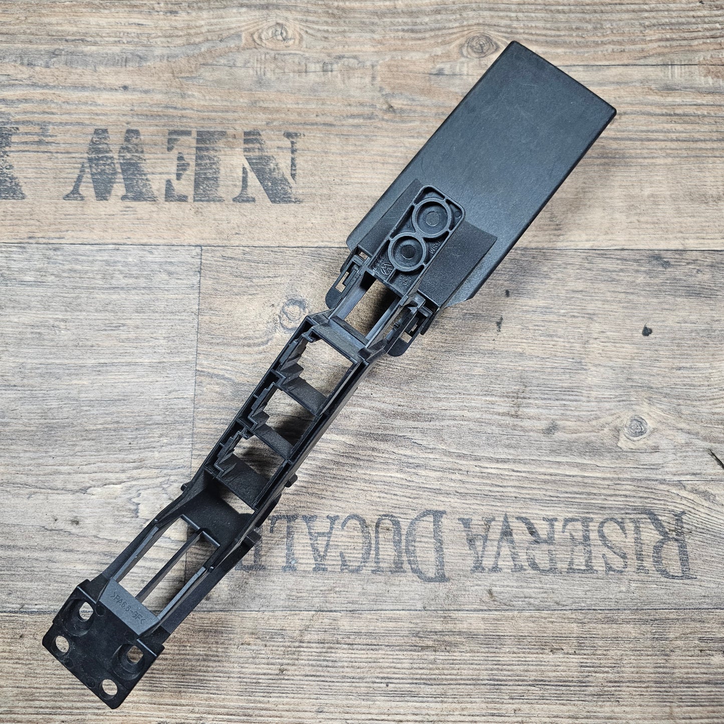 Relaishalter mit Abdeckkappe / Kabelführung vorne rechts Audi A6 4F C6 4F0 937 545 / 4F0 971 981 - gebraucht