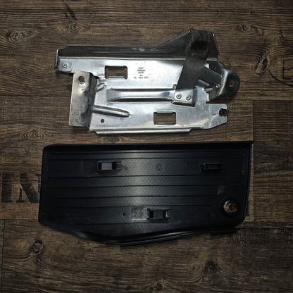 Fußstütze + Halter VW Golf 4 Bora Beetle AudiA3/S3 8L schwarz 1J1864777A 8L1864775