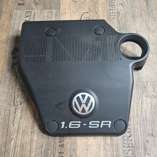 Motorabdeckung VW Golf IV – Teilenummer 06A 103 927 F – Gebraucht
