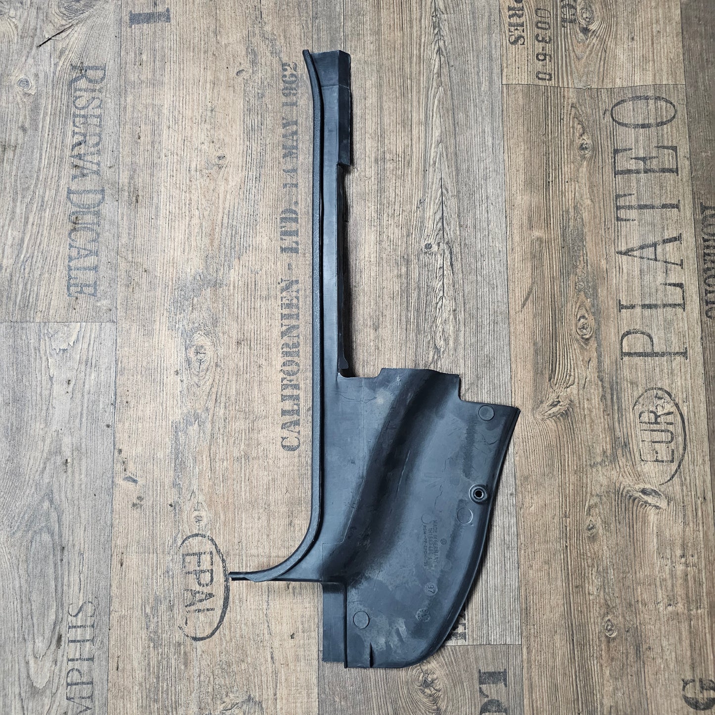 Fußraumverkleidung rechts schwarz VW Golf 3 / Cabrio / Vento – 1H1863484A – gebraucht