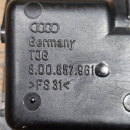 Aschenbecher hinten schwarz Audi A4 B5 8D0 857 961 - gebraucht