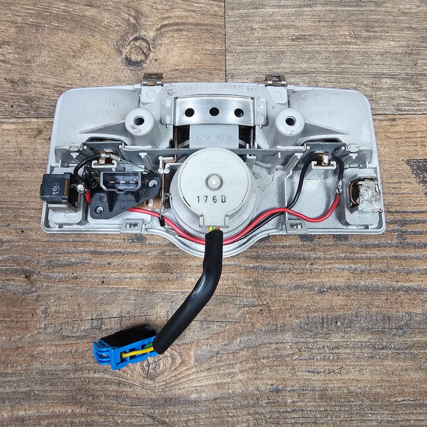 Innenleuchte Audi A3 8L / A4 B5 8D0 947 111 / 8D0 947 111 H - gebraucht