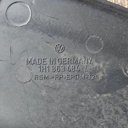 Fußraumverkleidung rechts schwarz VW Golf 3 / Cabrio / Vento – 1H1863484A – gebraucht