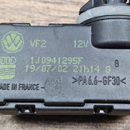 Stellmotor Leuchtweitenregulierung Audi/VW A2 A4 S4 RS4 B5 8E Q7 1J0941295F gebraucht